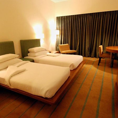 Hotel Parc Estique Pune Esterno foto
