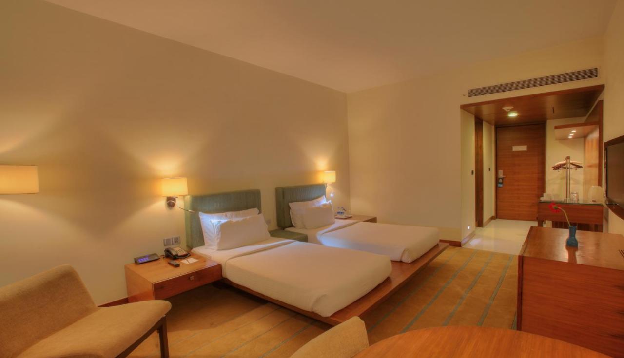 Hotel Parc Estique Pune Esterno foto