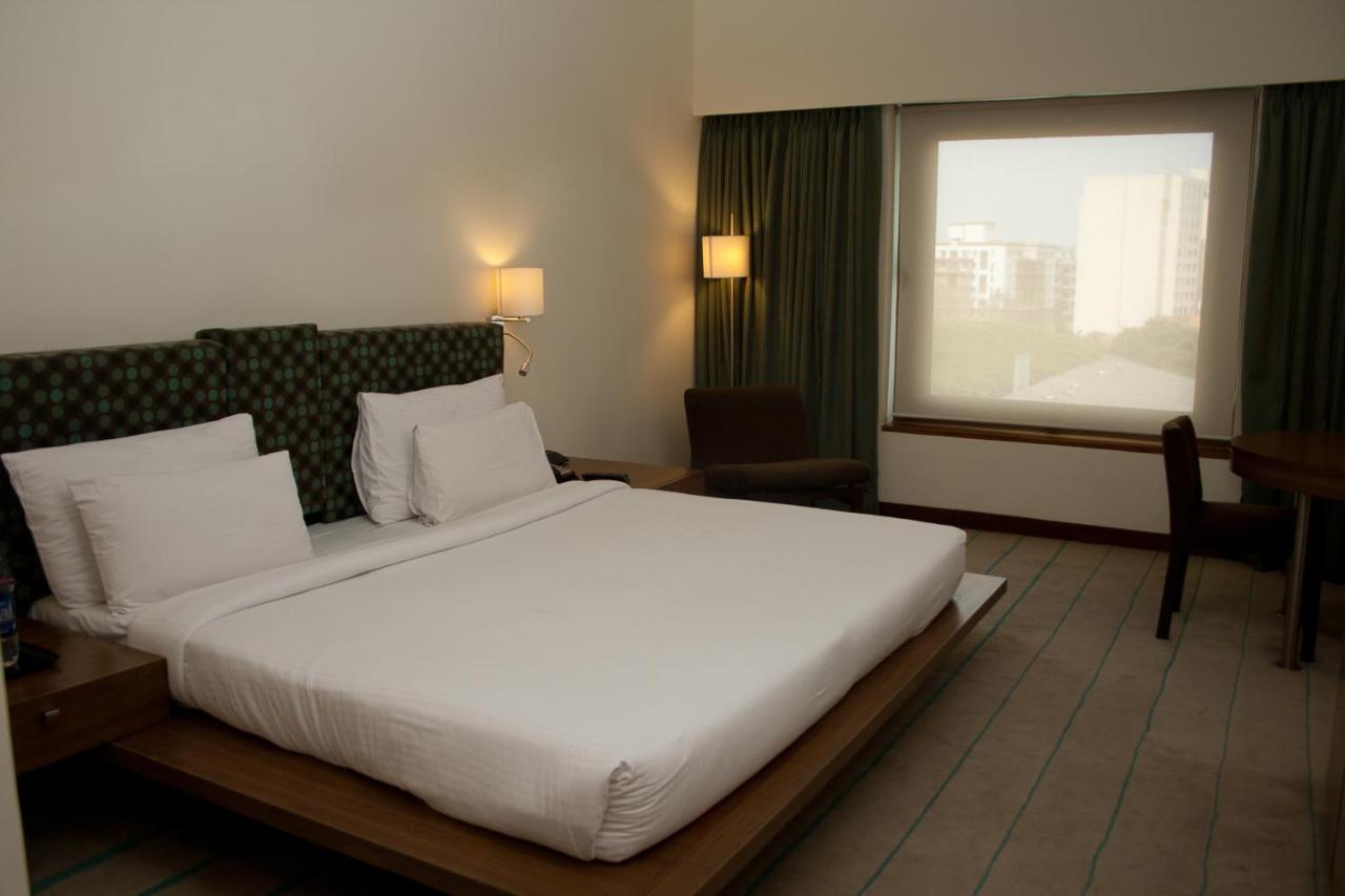 Hotel Parc Estique Pune Esterno foto