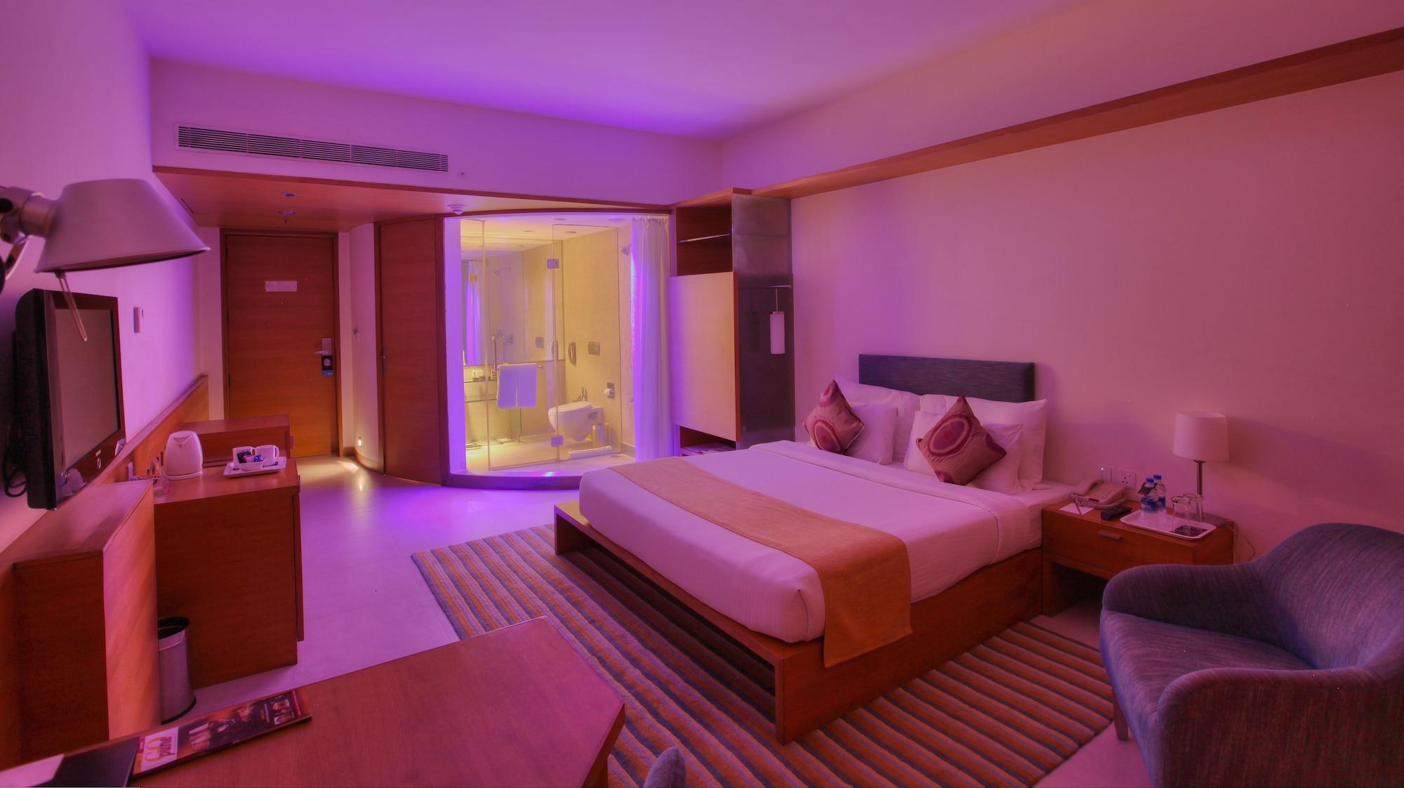 Hotel Parc Estique Pune Esterno foto