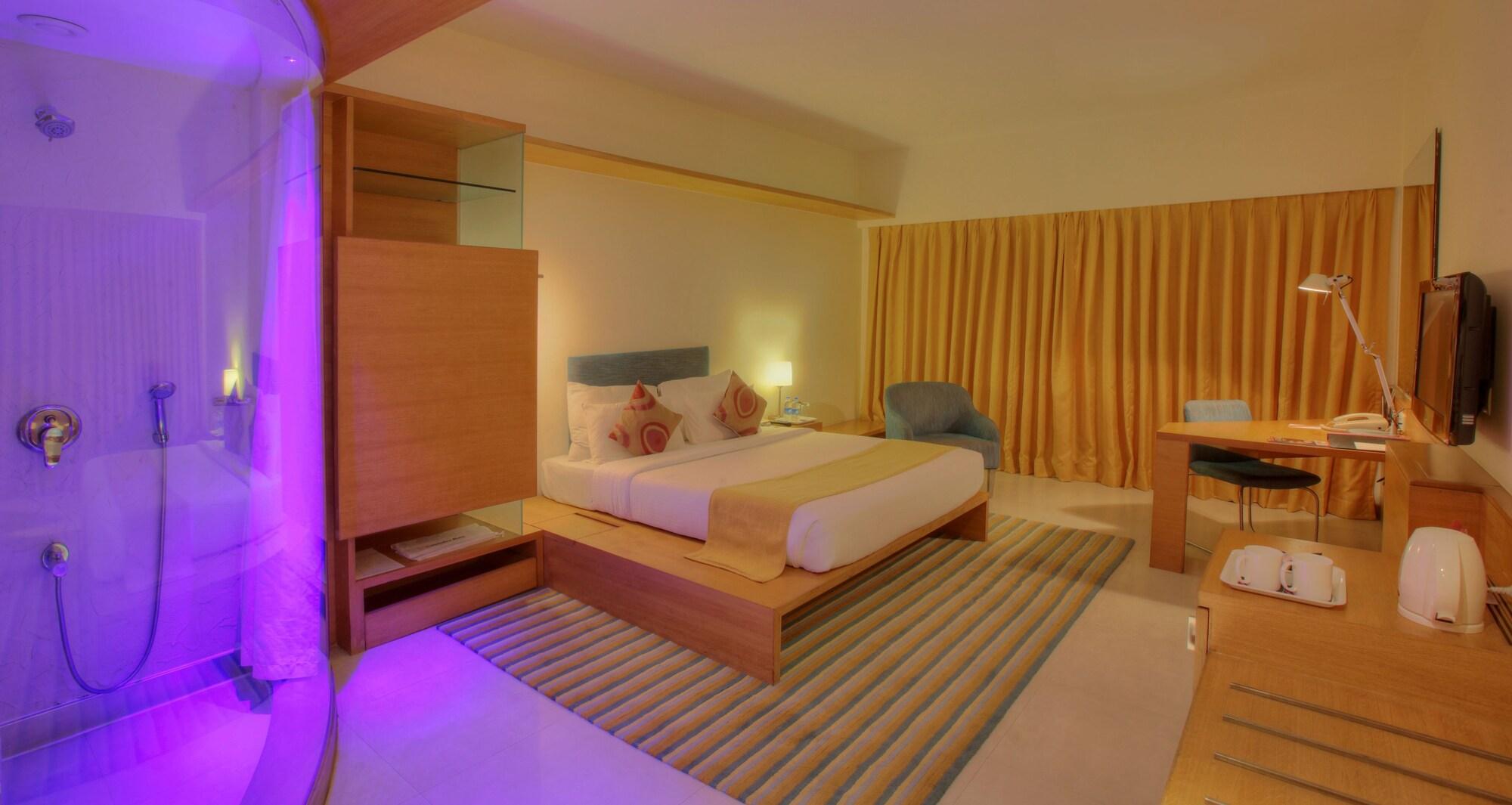 Hotel Parc Estique Pune Esterno foto