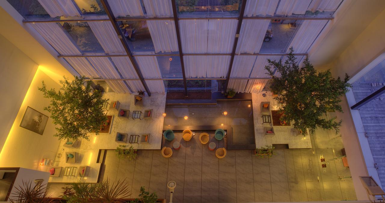 Hotel Parc Estique Pune Esterno foto